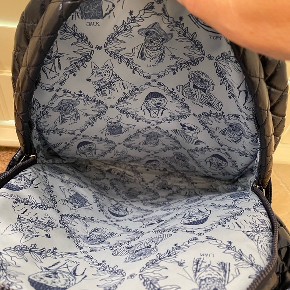 Oliver Thomas 24 + 7 Backpack for Peloton--Zippered Pockets, Shiny Blue EUC - Picture 6 of 13